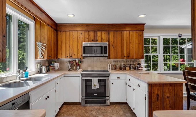 Madison Casa | Romantic colonial in beach town situated on park-like private 8 acres with pool.