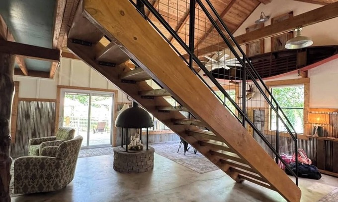 Doniphan Cabina | Romantic couples retreat 100 feet from Current River, Doniphan, MO