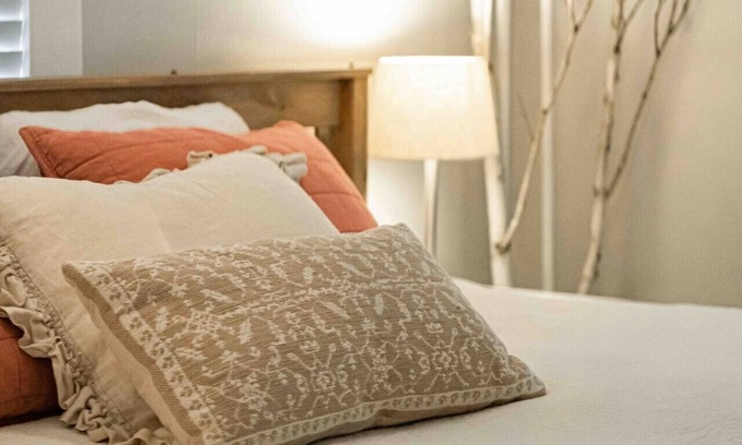 Buchanan Casa | Romantic Cozy Home in "America’s Nicest Town"