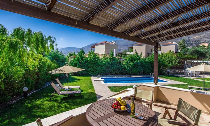 Lefkogeia Villa | Romantic Cretan villa with seaview from the first floor