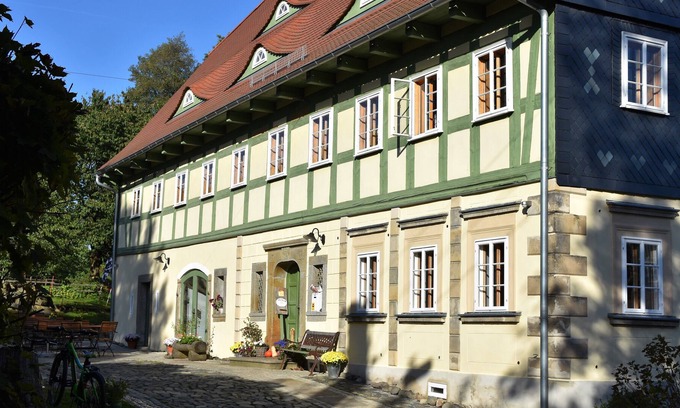 Ebersbach Apartamento | Romántica granja en la casa vecina en el Grünsteinhof en Alta Lusacia