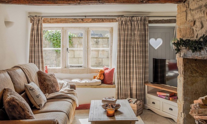 Painswick Cabaña | Romantic Dog-Friendly Cotswolds Retreat With Views of Slad Valley, Painswick