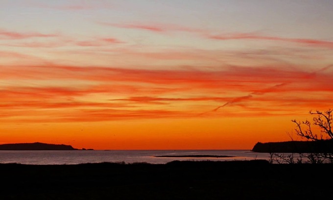 Lubec Cabaña | Romantic Downeast Ocean Front Cottage ~ Amazing Views ~Near Quoddy Head Park!