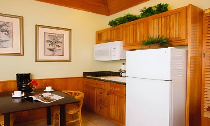 Captiva Hotel | Romantic Escape: Cottage w/ Bay View | Porch | Kitchen | Free Parking | Pool