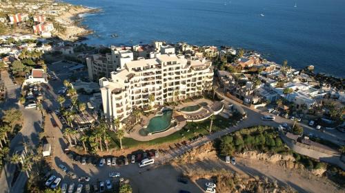 Cabo Bello Apartamento | Romantic Escape with view of the iconic Cabo arch!