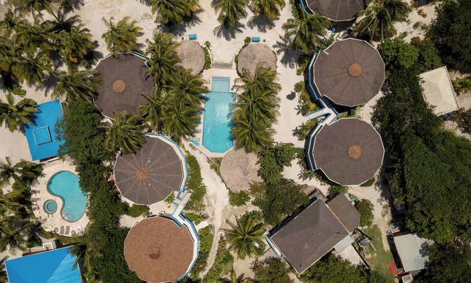 San Pedro Complejo | Romantic Garden View Suite in Oceanfront Boutique Resort