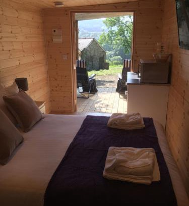 Llanilar Casa | Romantic Getaway Luxury Wooden Cabin With Private Hot Tub and BBQ