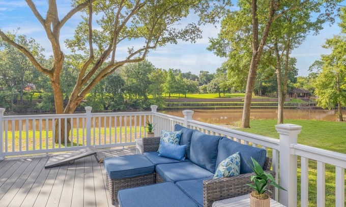 River Ranch Cabaña | A Victorian “Gingerbread” Cottage on the Vermillion River