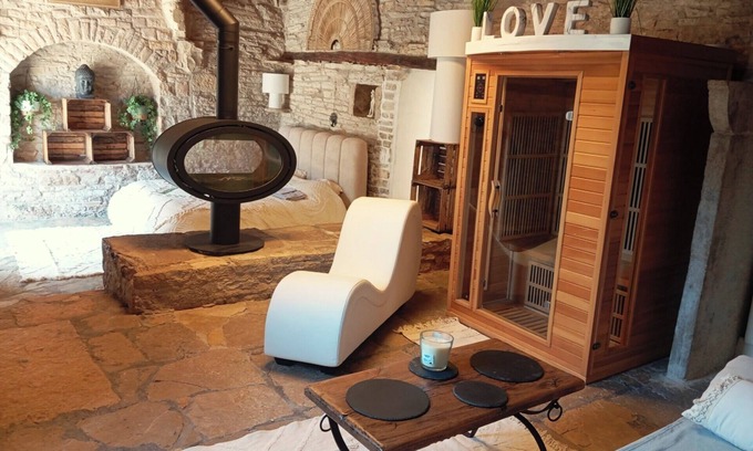Crayssac Apartamento | Romantic gite: Cinta Kamu, a sacred setting for the soul and couples.