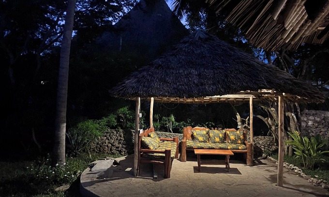 Diani Beach Casa | Romantic Holiday home with tropical garden and private pool near the beach