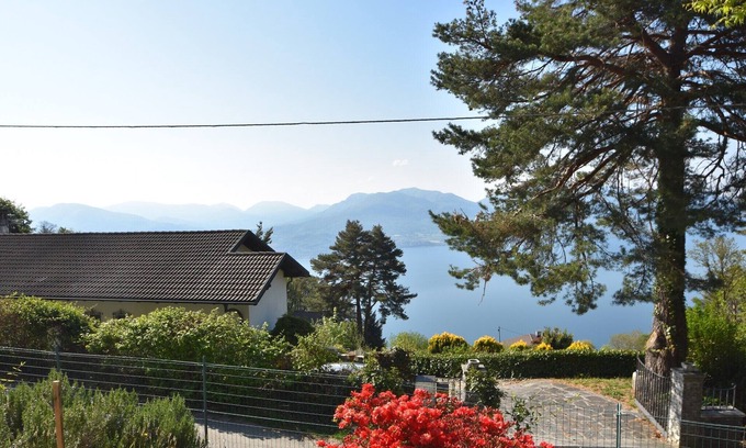 Trarego Viggiona Villa | Casa Romántica en Lago Maggiore con Jardín