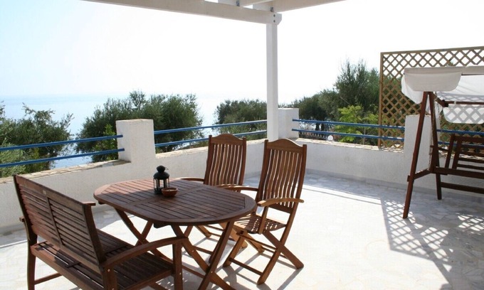 Pylos-Nestoras Casa | Casa romántica sobre el mar (línea de aire 30 m) con vistas pintorescas