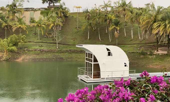 Guatape Alquiler De Eote | Romantic houseboat in nature and enjoy the simplicity of this quiet accommodatio