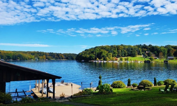 Indian Lake Chalet De Esquí | Romantic lakefront chalet w/hot tub