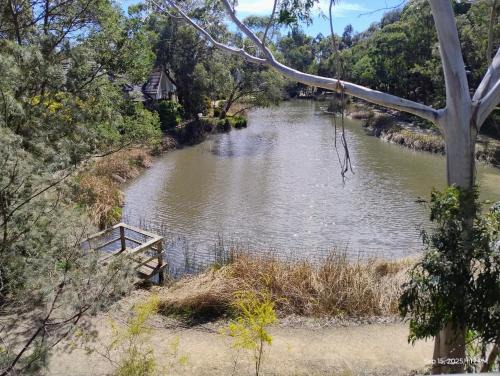 Glen Waverley Casa | Romantic lakehouse at Glen Waverley
