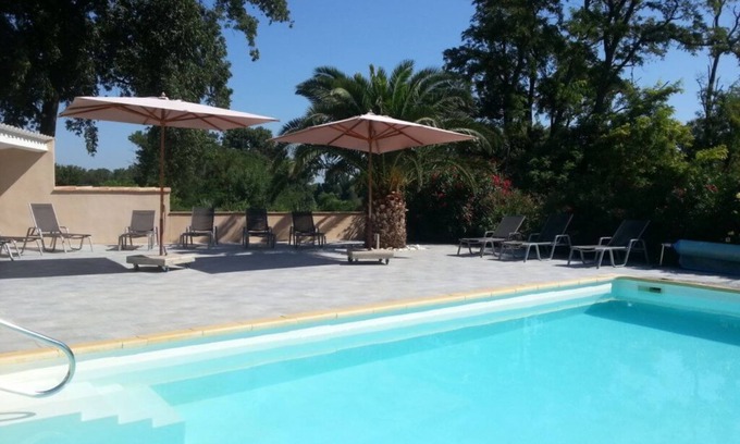 Raissac-d'Aude Apartamento | Cottage romántica, la comodidad de acceso DRCT piscina de hidromasaje y gimnasio, ideal pareja