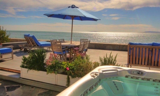 Faria Beach Casa | Raro en la arena: escapada de lujo y romántica frente al mar junto al mar