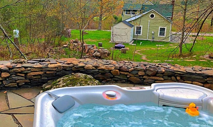 Lake Hill Casa | Romantic, Magical Cottage in Catskills nr Woodstock