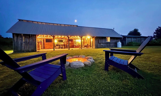 Hector Cabina | Carriage House en el corazón de FLX Wine-Country