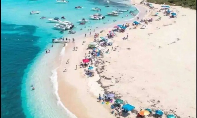 Playa Fortuna Apartamento | Romantic Ocean front apartments at Luquillo Beach Apartment