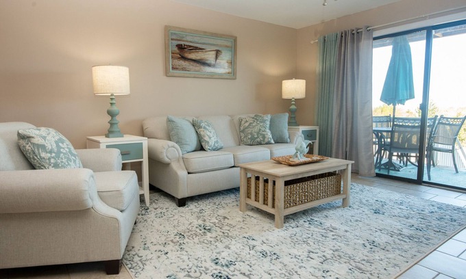 Oceanmarsh Subdivision Condominio | Frente al mar renovado