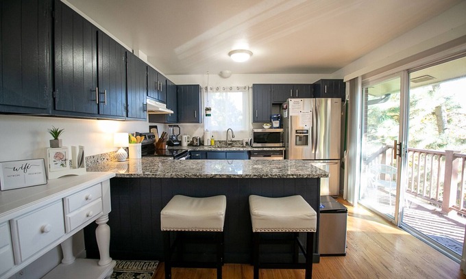 Louisville Casa | Romantic Olde Town Louisville Family Cottage