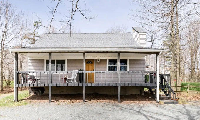 Long Pond Cabaña | Romantic Pet Friendly Cottage