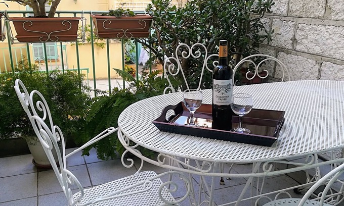 Gambetta Apartamento | Romántico y tranquilo, con terraza privada, cerca de la playa y del tranvía