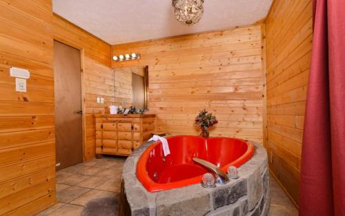 Pigeon Forge Villa | Romantic Retreat