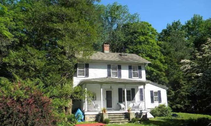 Easton Otro | Romántica Riverfront Granja en históricos Esquinas Aspetuck