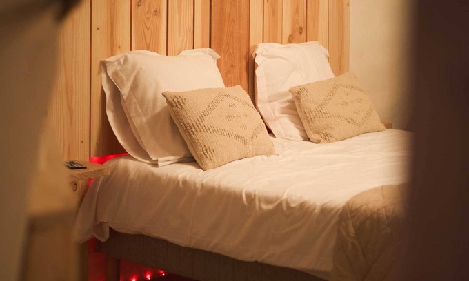 Meilhaud Apartamento | Romantic room with jacuzzi and private sauna