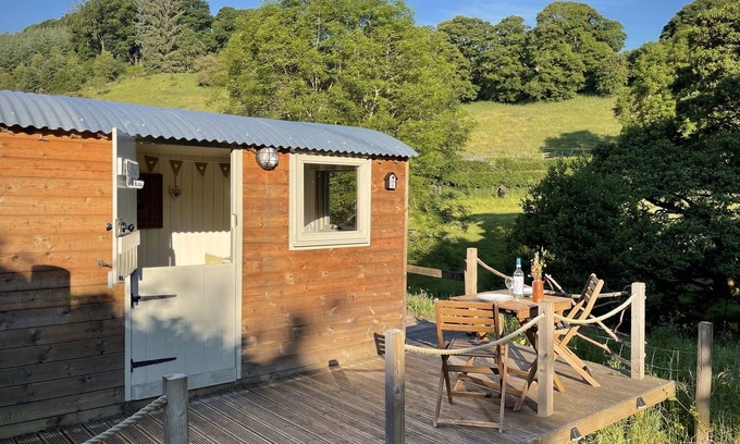 Selattyn Cabina | Romantic Shepherd's Hut