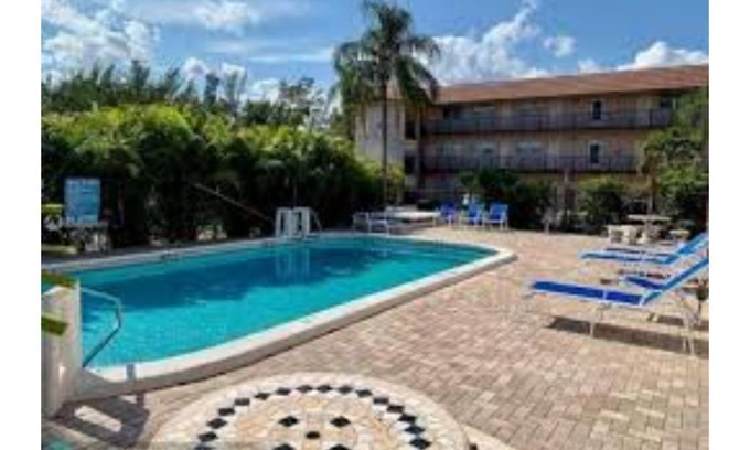 Pompano Beach Apartamento | Romantic Spanish villa