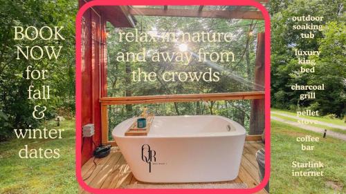 Cosby Casa | Romantic spot! Huge deck with outdoor soaking tub