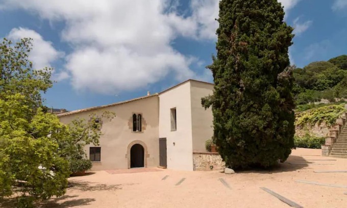 Alella Apartamento | Romantic Stay in Grand Setting