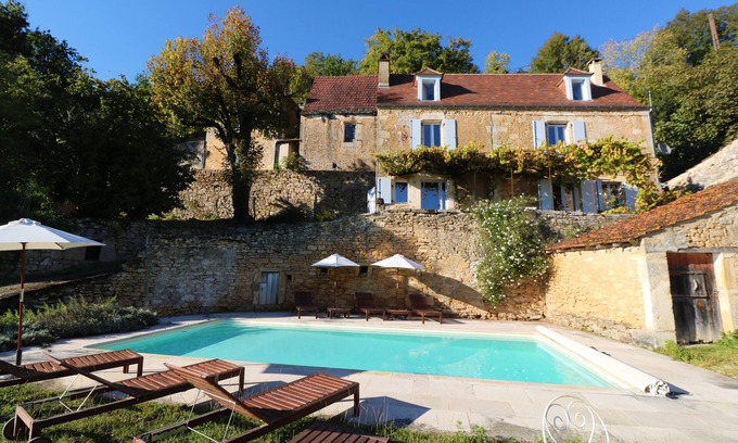 Castels et Bezenac Casa | Romantic stone cottage with private pool, terrace and views***