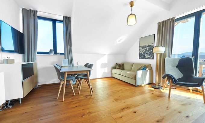 Kvilda Apartamento | Romantic Two Bedroom Apartment with a terrace