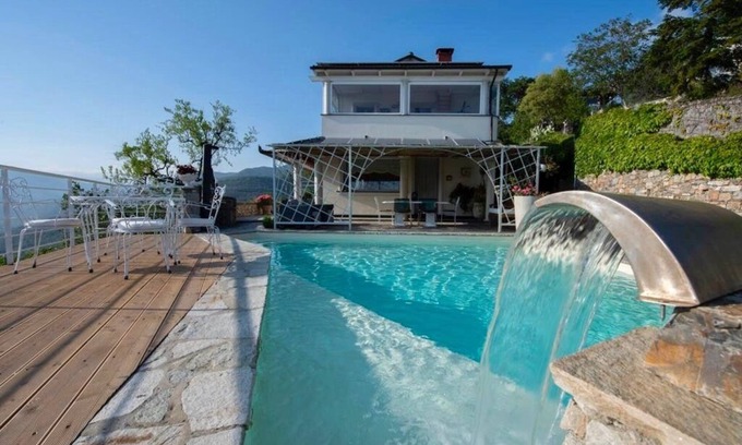 Pontedassio Casa | Villa romántica, con piscina climatizada (temporada baja) y una vista fantástica.