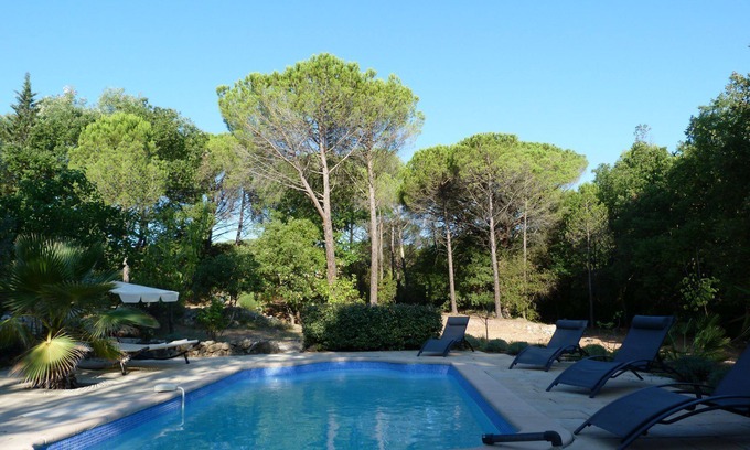 Cotignac Villa | romántica villa con piscina y casa de la piscina entre el Mediterráneo y las Gorges du Verdon