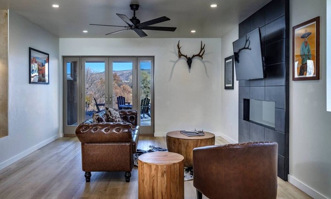Cornville Casa | Cool off at our modern eco-retreat this summer, where creek access provides 20°F relief from Phoenix