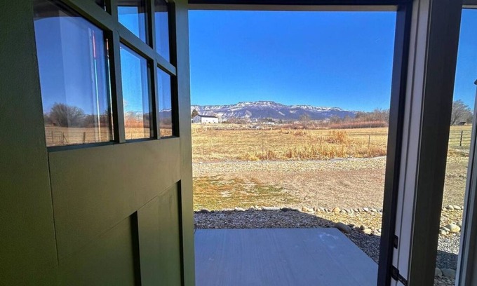 Palisade Cabaña | Romantic Wine Country Farmstay in Palisade Posh Cottage