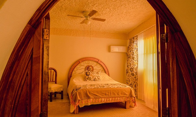 El Caloso Apartamento | Romantic Zone - Spacious 2 Bed Apt - Mins To Beach