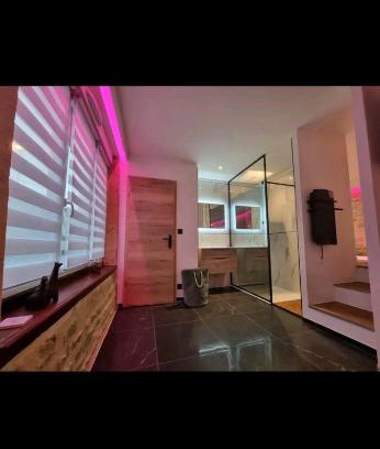 Charleville-Mezieres Apartamento | Romantique room