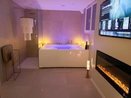 Juan-les-Pins Apartamento | Romantique Room avec Jacuzzi