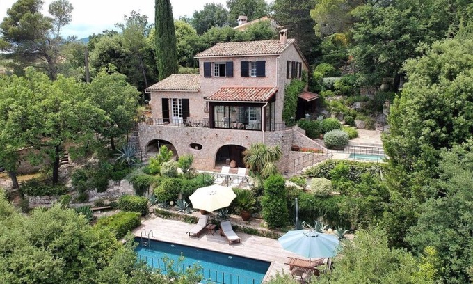 Chateauneuf-Grasse Casa | Romántica casa de piedra