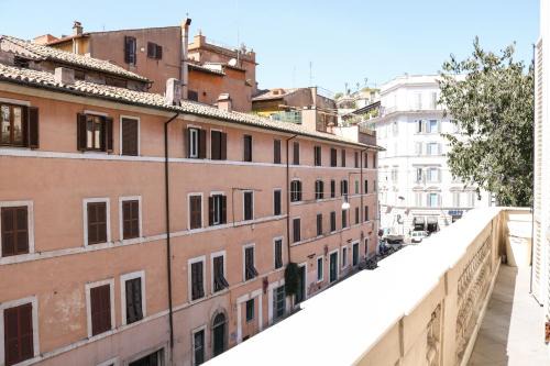 Rione III Colonna Cama Y Desayuno | Rome Kings Suite