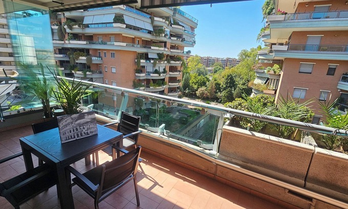 Torrino Apartamento | Rome Phoenix Suite cozy elegant, terrace and pool dream eur center