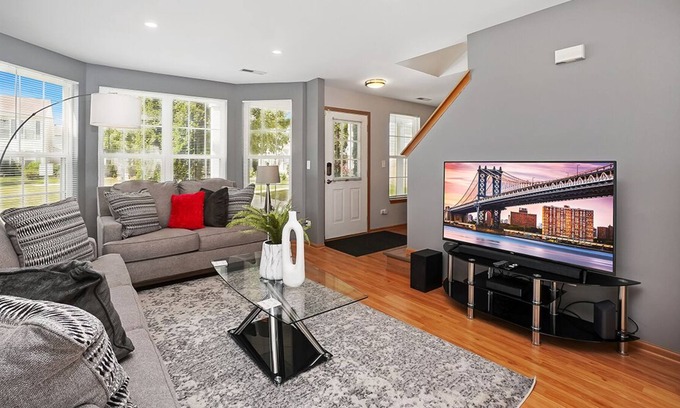 Romeoville Casa | Romeoville Rental - Harmony Ln
