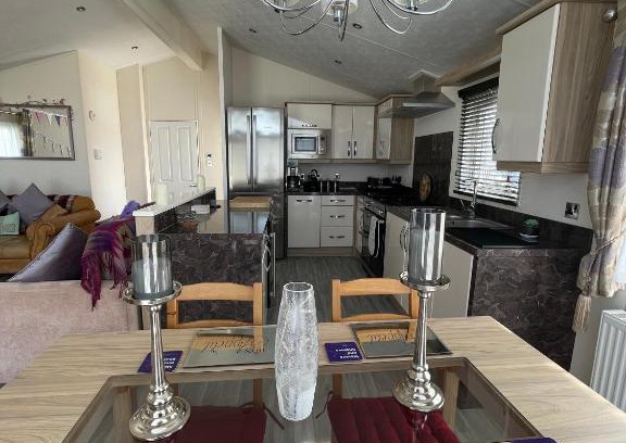St Mary's Bay Cabina | Romney Lodge