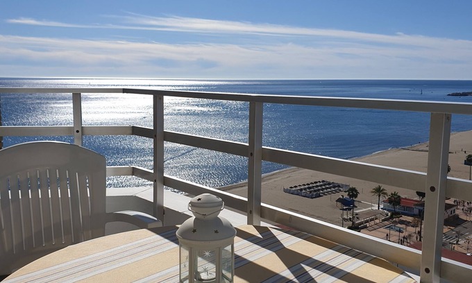 Torreblanca Apartamento | Apartamento Ronda 3, Primera Linea de Playa, Los Boliches. Fuengirola